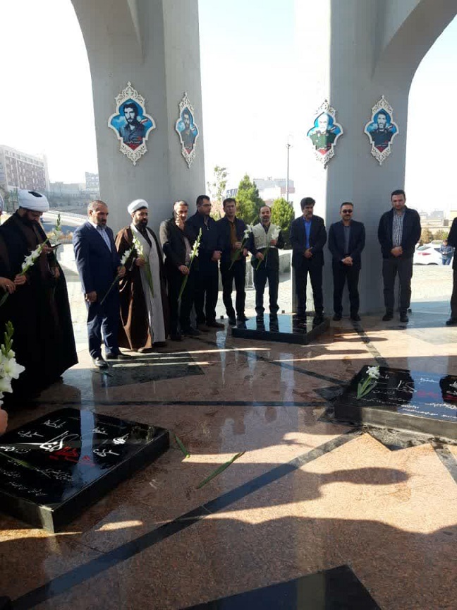 تجدید میثاق با شهدا در مراسم غبارروبی مزار شهدای گمنام دانشگاه علوم پزشکی تبریز