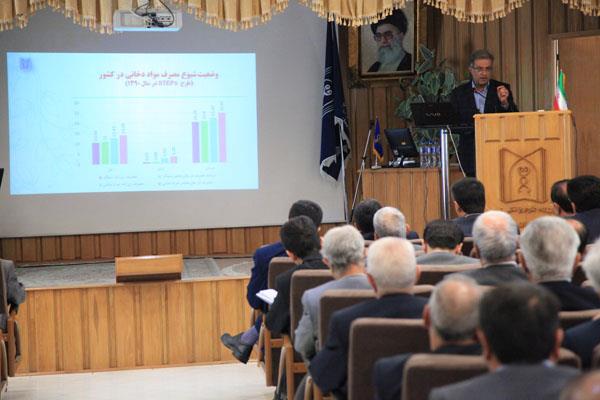 دکتر تبریزی:  تنباکوهای معطر حاوی ۷۰ الی ۸۰ درصد مواد افزودنی و اسانس بوده که سرطان زا می باشد .