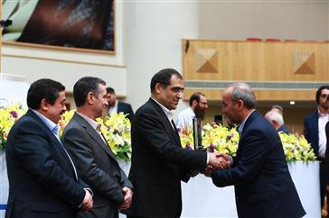 تقدیر از رئیس دانشگاه 