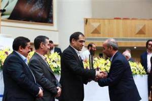 تقدیر از رئیس دانشگاه 