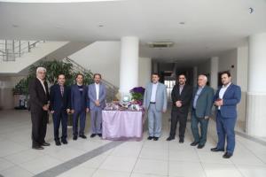 دکتر نقی پور با حضور در محل معاونت بهداشت، فرا رسیدن عید نوروز را تبریک گفتند