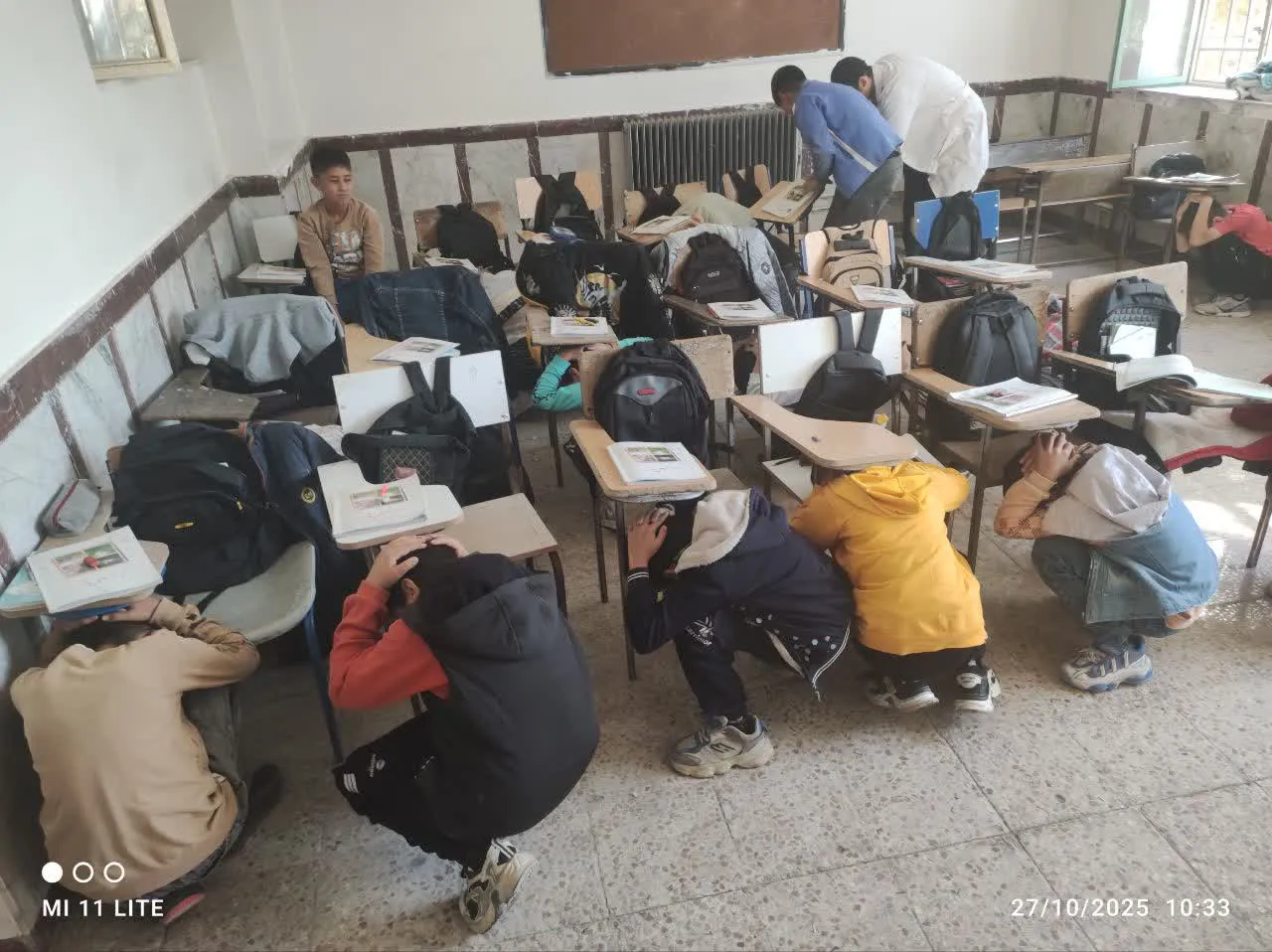 اجرای مانور زلزله در مدرسه لَک لر ملکان