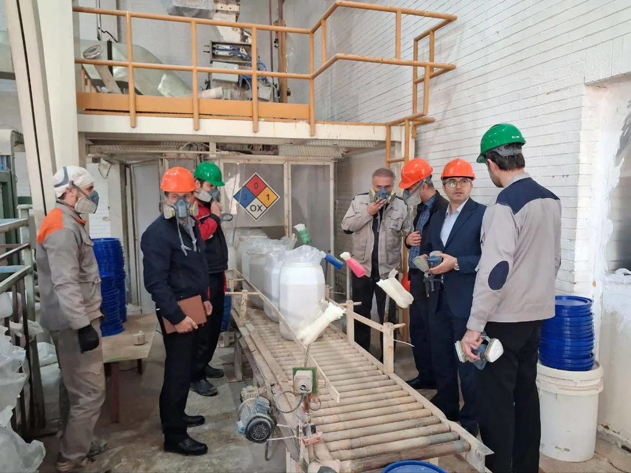 حضور نماینده وزارت بهداشت در دانشگاه علوم پزشکی تبریز و بازدید میدانی از کارخانجات استان